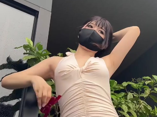 寂寞出轨的御姐女友 丝袜足交上下完整版