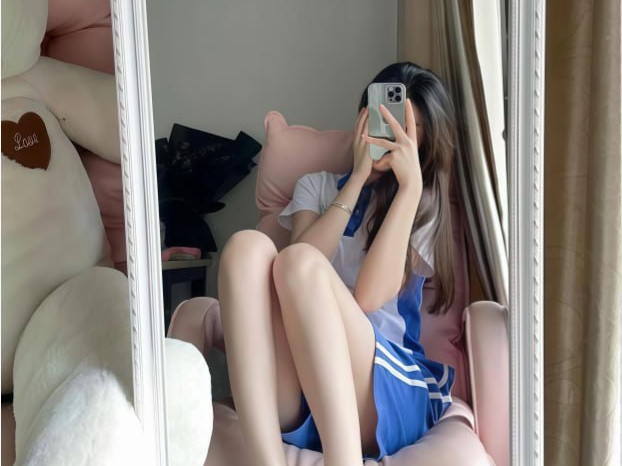 湖北宜昌高中 微信附近人勾搭学生妹李乐乐：表面看着清纯无公害 私下骚劲十足直接惊掉我下巴！